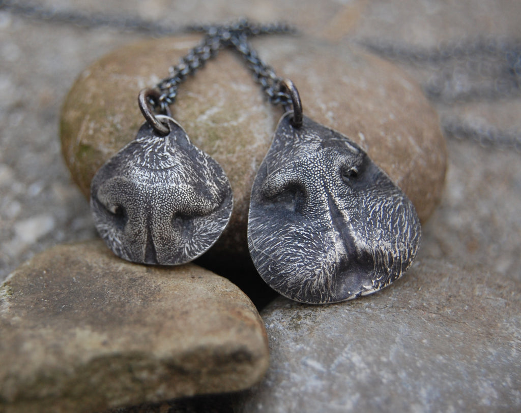 Cat nose print necklace online